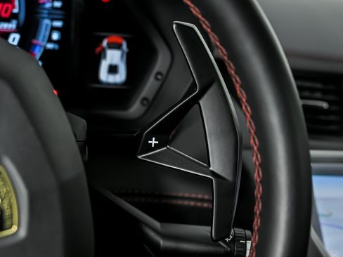 Used 2018 Lamborghini Aventador S image 34