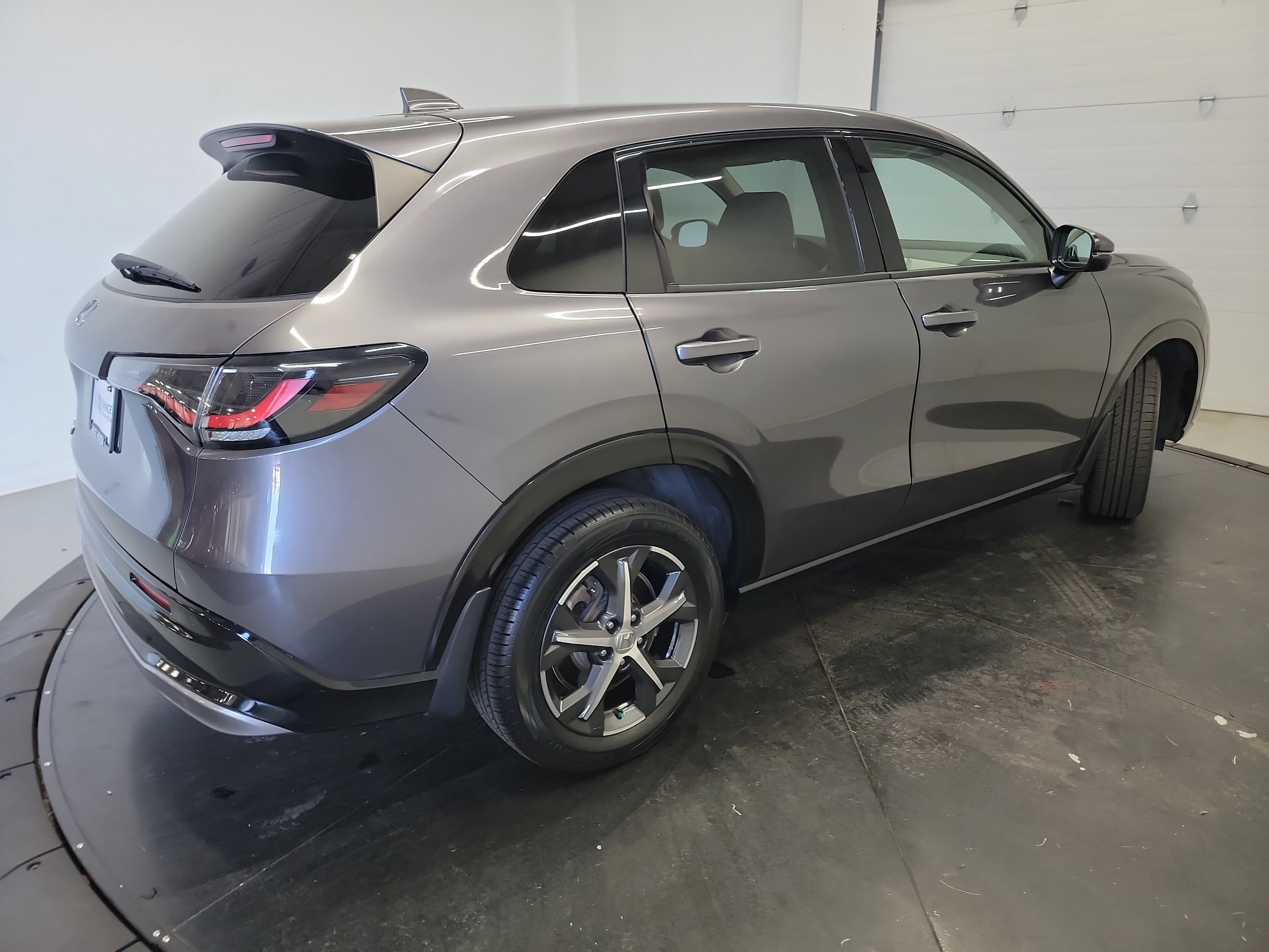 Used 2023 Honda HR-V EX-L image 9