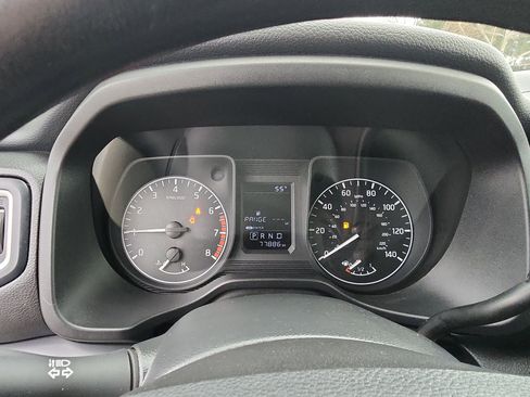 Used 2017 Nissan Titan S image 10