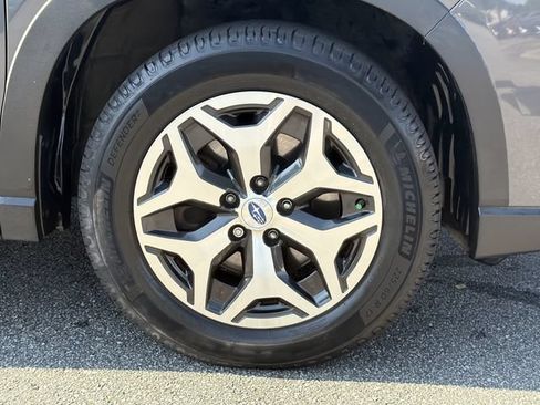 Used 2020 Subaru Forester Premium AWD/4WD image 16