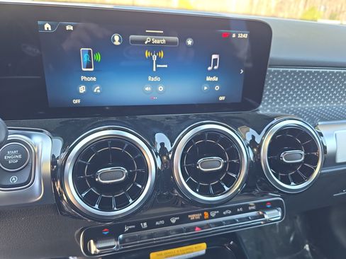 New 2026 Mercedes-Benz GLB 250 image 20