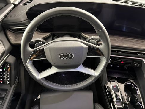 Used 2025 Audi Q5 Premium Plus w/ Premium Plus AWD/4WD image 13