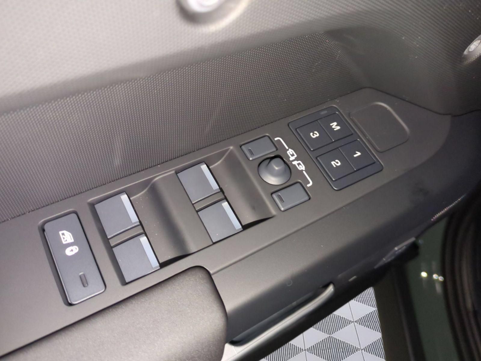 New 2026 Land Rover Defender 110 Trophy Edition AWD/4WD image 12