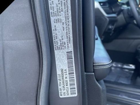 Used 2024 Jeep Grand Cherokee L Altitude AWD/4WD image 47