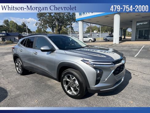 New 2026 Chevrolet Trax LT w/ LT Convenience Package FWD image 1