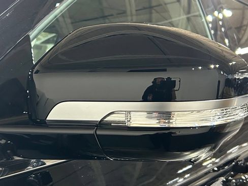 New 2026 Lincoln Navigator Reserve AWD/4WD image 17