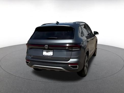Used 2026 Volkswagen Taos SE AWD/4WD image 15