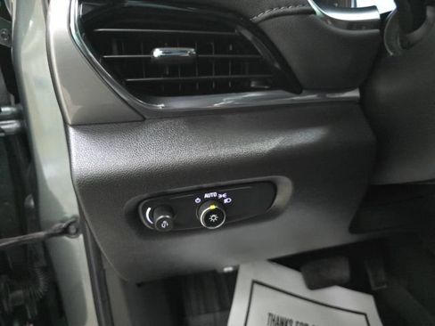 Used 2023 Chevrolet Traverse LT w/ Rear Camera Mirror Package AWD/4WD image 15