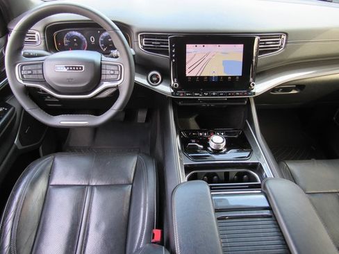 Used 2022 Jeep Wagoneer Series I image 12