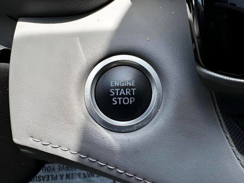 Used 2020 Toyota Highlander Limited image 33