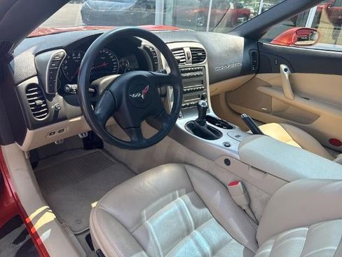 Used 2005 Chevrolet Corvette Coupe w/ Preferred Equipment Group RWD image 10