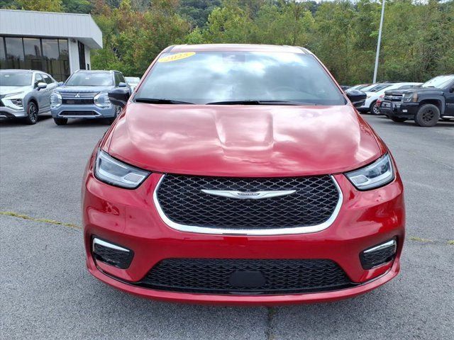 Used 2025 Chrysler Pacifica Select FWD image 2