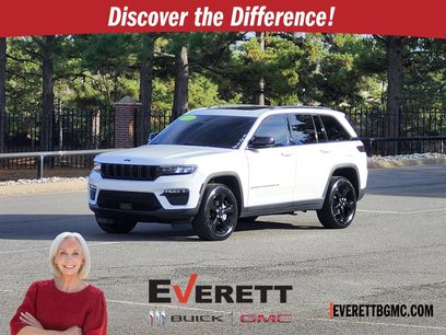 Used 2023 Jeep Grand Cherokee Limited w/ Black Appearance Package