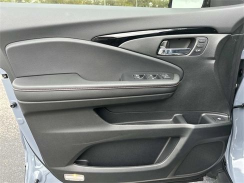New 2026 Honda Ridgeline Black Edition image 18