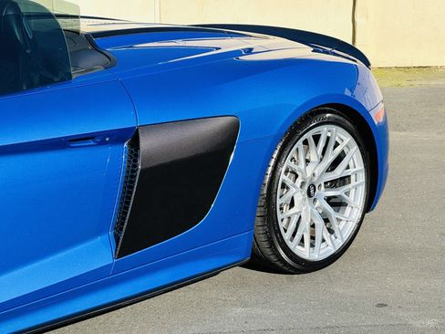 Used 2018 Audi R8 V10 plus image 12