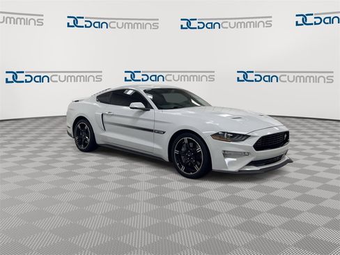 Used 2019 Ford Mustang GT Premium w/ Equipment Group 401A image 2