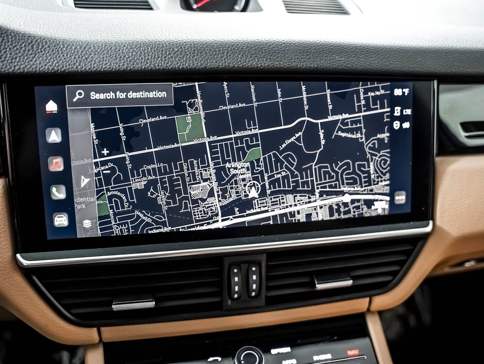 Certified 2023 Porsche Cayenne AWD/4WD image 24
