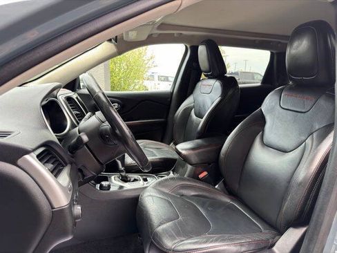 Used 2015 Jeep Cherokee Trailhawk w/ Leather Interior Group AWD/4WD image 10