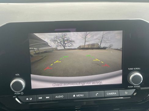 Used 2025 Nissan Pathfinder SV image 20