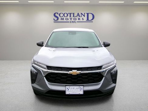 Used 2026 Chevrolet Trax LS w/ Driver Confidence Package image 3
