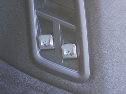 Used 2024 BMW X7 xDrive40i w/ M Sport Package image 43