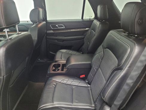 Used 2016 Ford Explorer Platinum AWD/4WD image 18