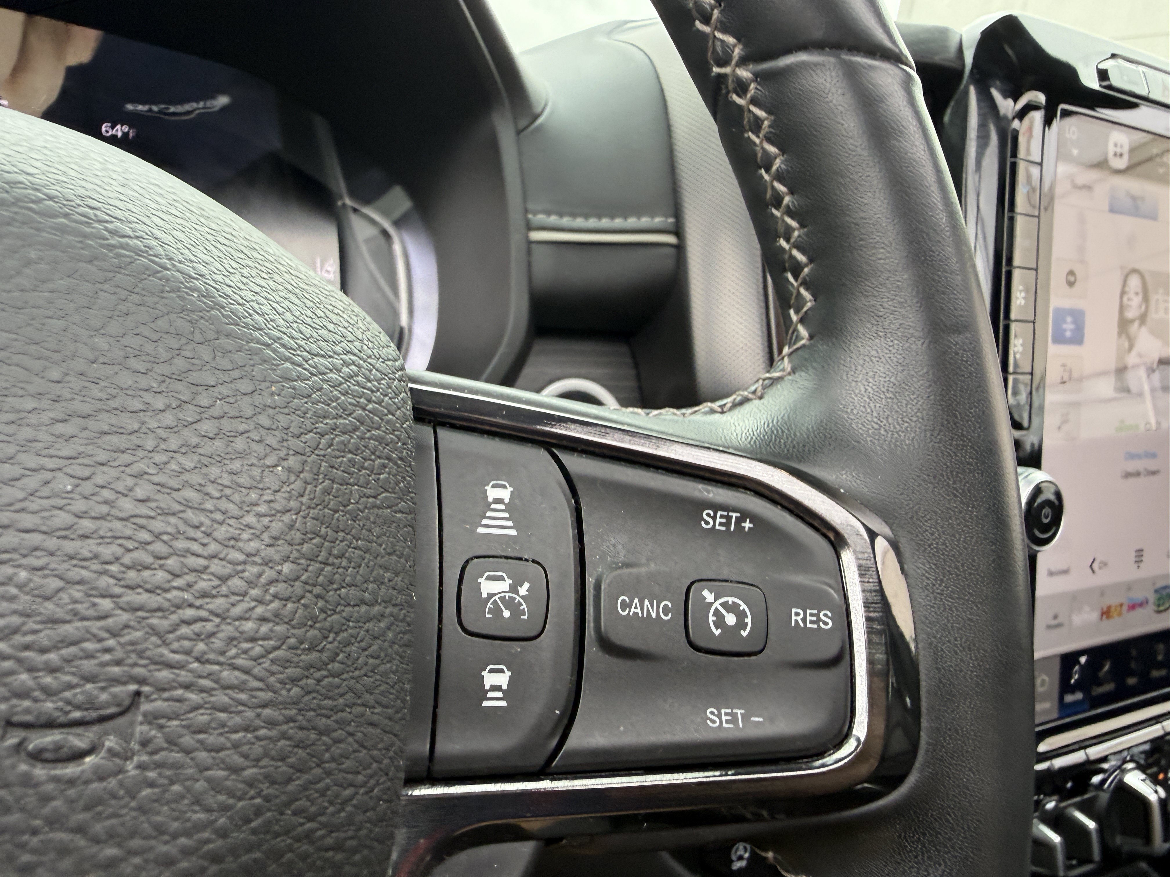 Used 2023 RAM 1500 Limited AWD/4WD image 17
