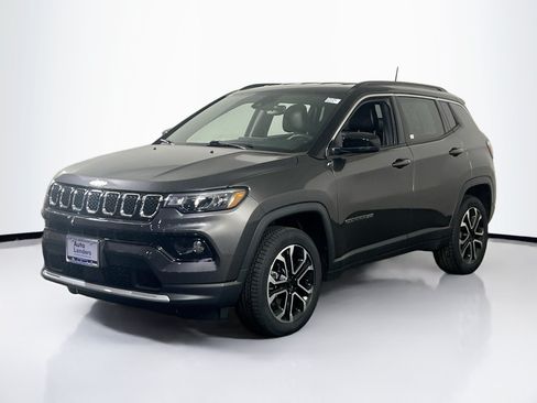 Used 2023 Jeep Compass Limited AWD/4WD image 1
