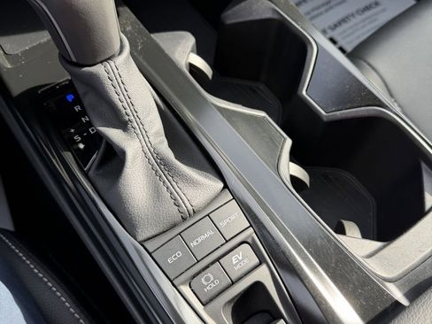 Certified 2025 Toyota Camry SE image 17