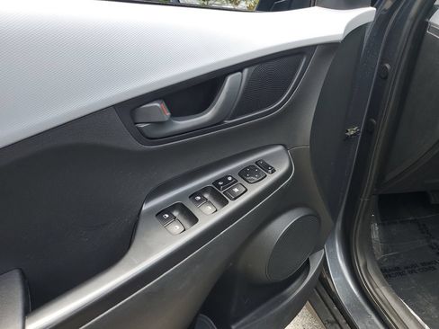Used 2019 Hyundai Kona SEL AWD/4WD image 18