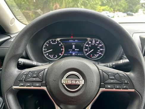 Used 2025 Nissan Sentra SV FWD image 24