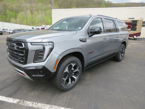 New 2026 GMC Yukon XL AT4 AWD/4WD image 3