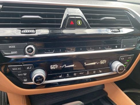 Used 2022 BMW 530i w/ M Sport Package RWD image 21