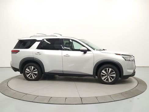 Used 2022 Nissan Pathfinder SL AWD/4WD image 8