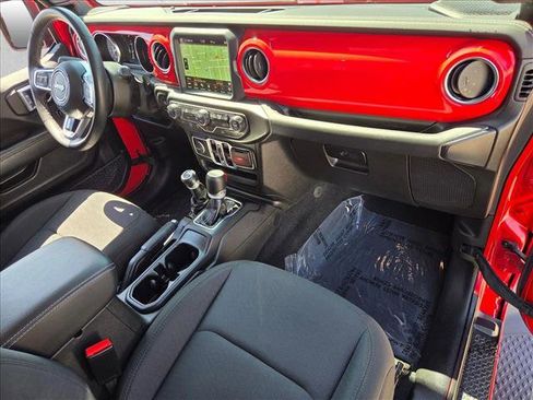 Used 2022 Jeep Gladiator Overland w/ Trailer Tow Package image 22