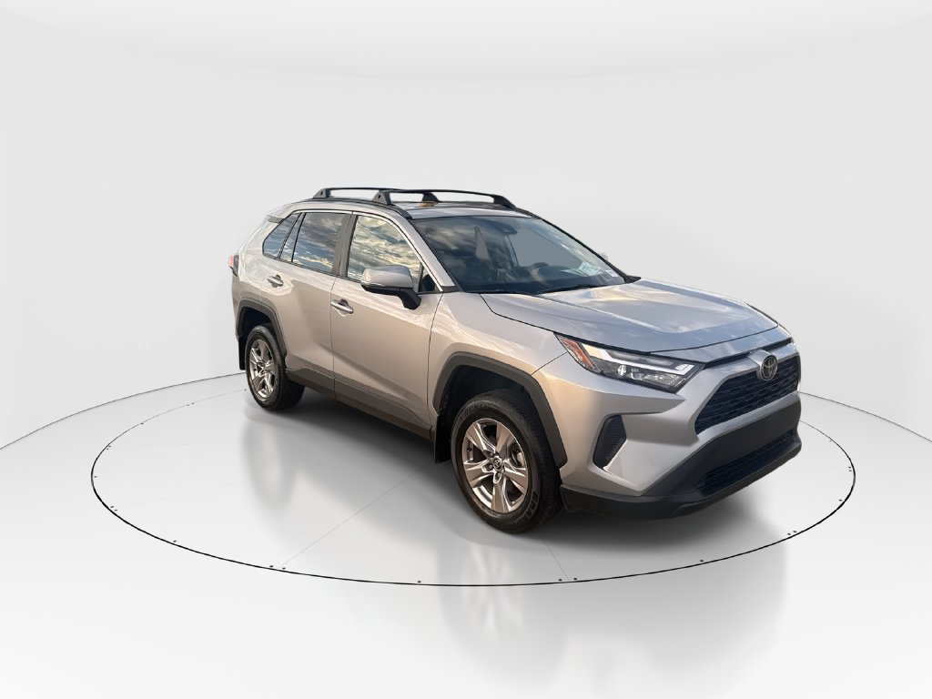 Used 2023 Toyota RAV4 XLE w/ Convenience Package FWD image 2