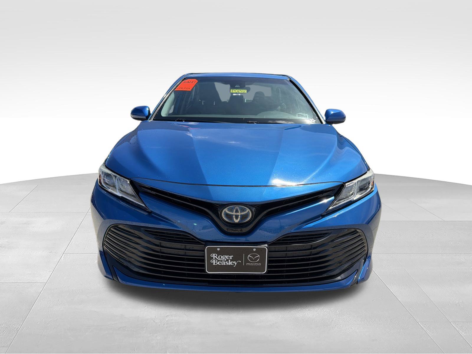 Used 2020 Toyota Camry LE FWD image 2