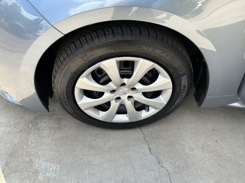 Used 2023 Toyota Corolla LE FWD image 13