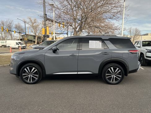 Certified 2024 Nissan Pathfinder Platinum image 7