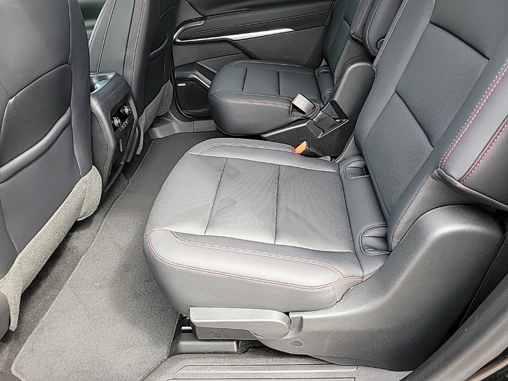 Used 2024 Chevrolet Traverse Z71 w/ Enhanced Driving Package AWD/4WD image 10