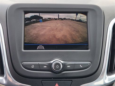 Used 2020 Chevrolet Equinox LS image 18