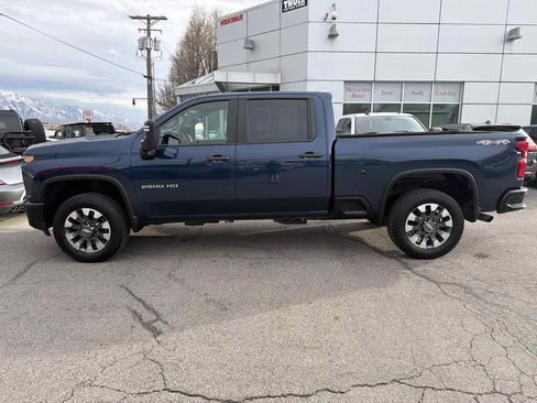 Used 2021 Chevrolet Silverado 2500 Custom w/ Custom Convenience Package image 2