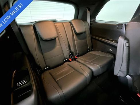 Used 2025 Mercedes-Benz GLS 450 4MATIC image 37