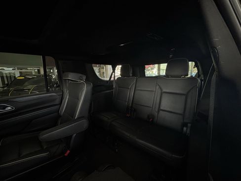 Used 2023 GMC Yukon XL Denali AWD/4WD image 37