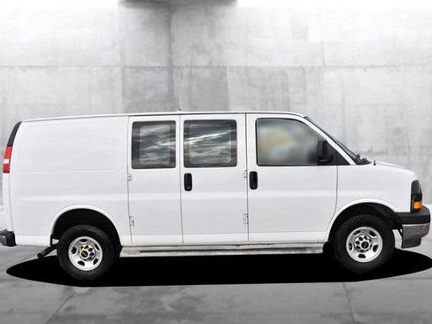 Used 2024 GMC Savana 2500 w/ Driver Convenience Package image 5