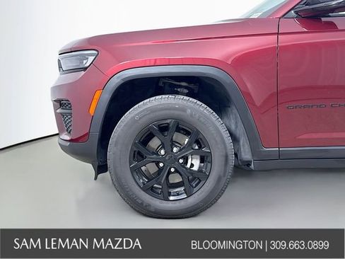 Used 2024 Jeep Grand Cherokee Altitude image 29