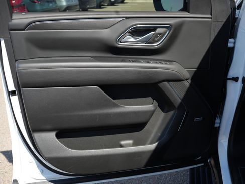 Used 2024 GMC Yukon AT4 w/ Technology Package image 13