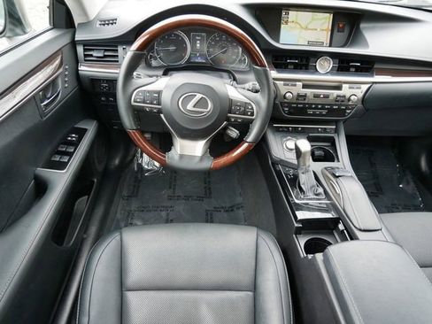 Used 2018 Lexus ES 350 w/ Navigation System Package FWD image 11