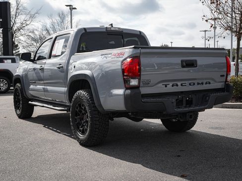 Used 2019 Toyota Tacoma TRD Off-Road image 8