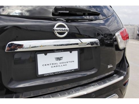 Used 2016 Nissan Pathfinder SL w/ Trailer Tow Package FWD image 29